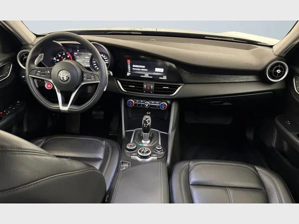 Alfa Romeo Giulia (2020) — foto 3 van 26