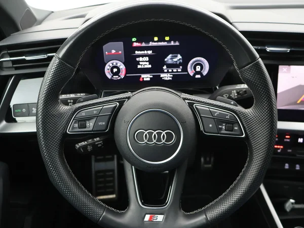 AUDI A3 Sportback (2024) — foto 13 van 23