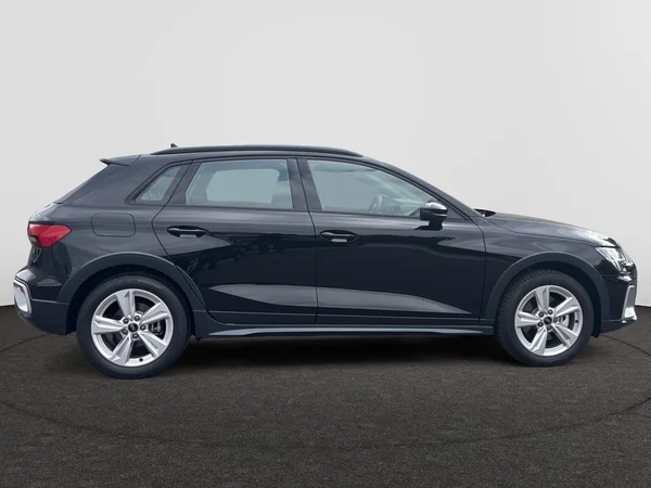 AUDI A3 Allstreet (2024) — foto 18 van 20