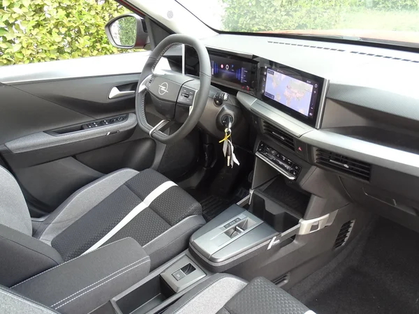 Opel Frontera (2025) — foto 7 van 28