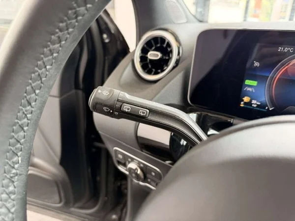 Mercedes-Benz GLA (2023) — foto 11 van 22