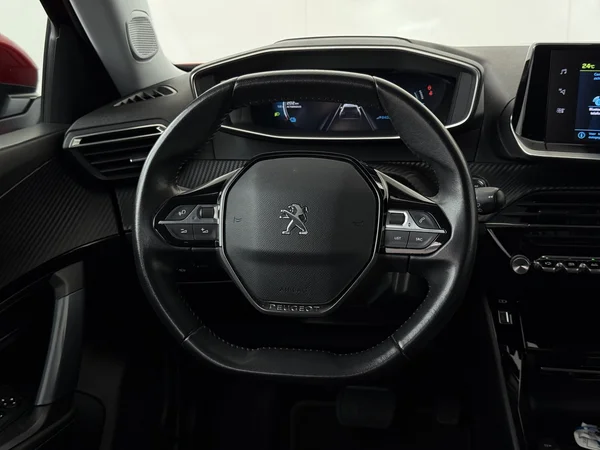 PEUGEOT e-2008 (2020) — foto 13 van 31