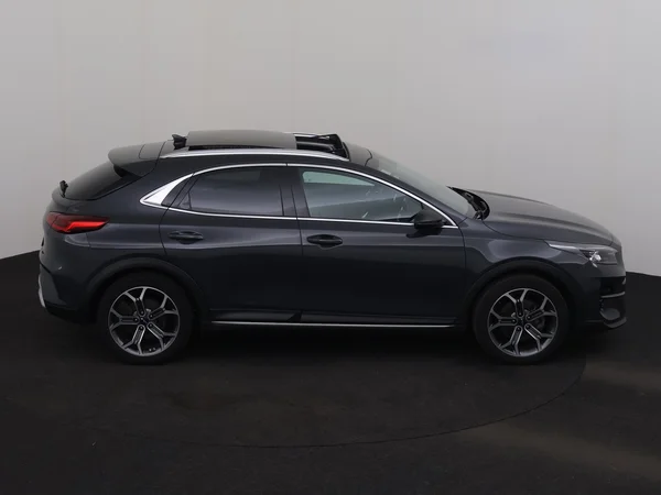 KIA XCeed (2022) — foto 28 van 32