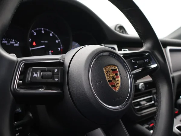 Porsche Macan (2022) — foto 9 van 24