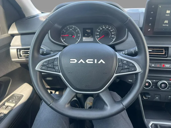 Dacia Sandero Stepway (2024) — foto 8 van 21