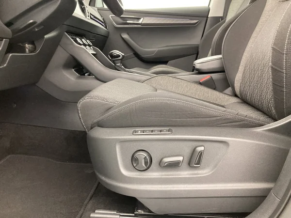 SKODA Karoq (2023) — foto 6 van 36