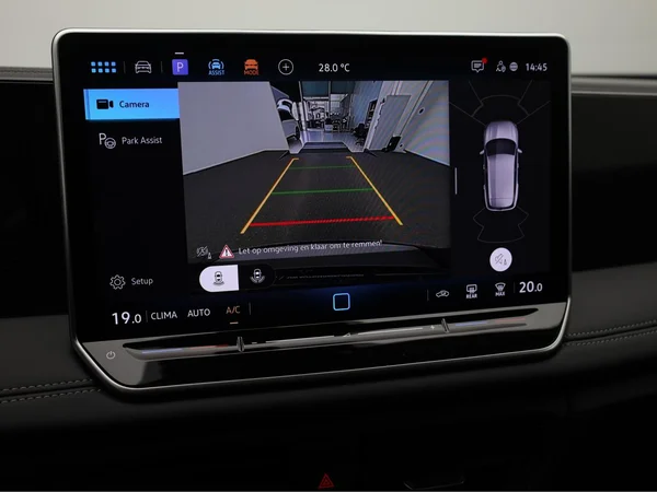 VOLKSWAGEN Tiguan (2024) — foto 13 van 20