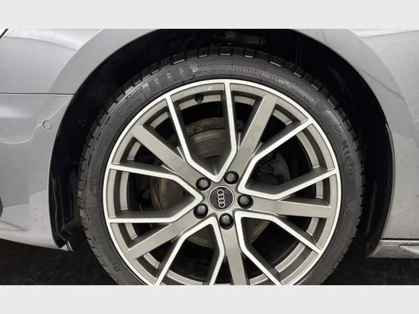 Audi A4 (2023) — foto 2 van 40