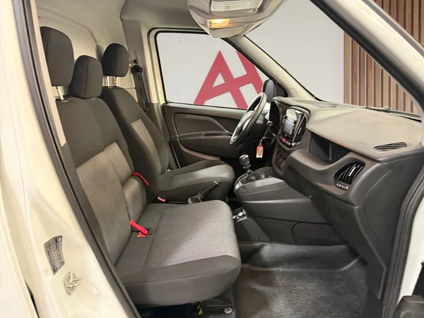 Fiat Doblo (2023) — foto 19 van 27