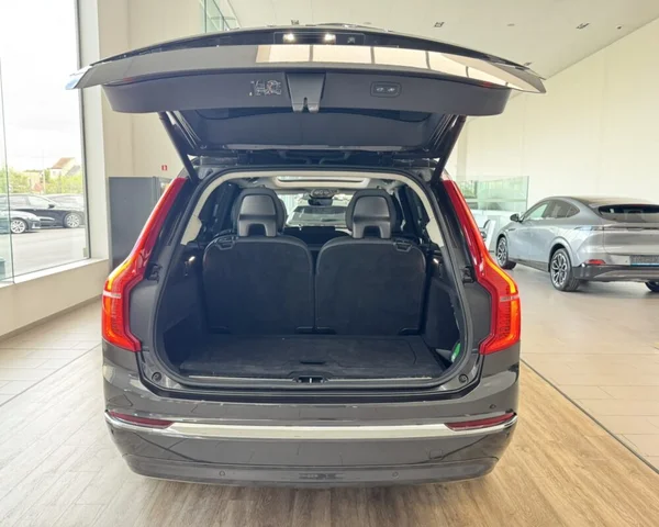 Volvo XC90 (2024) — foto 7 van 30