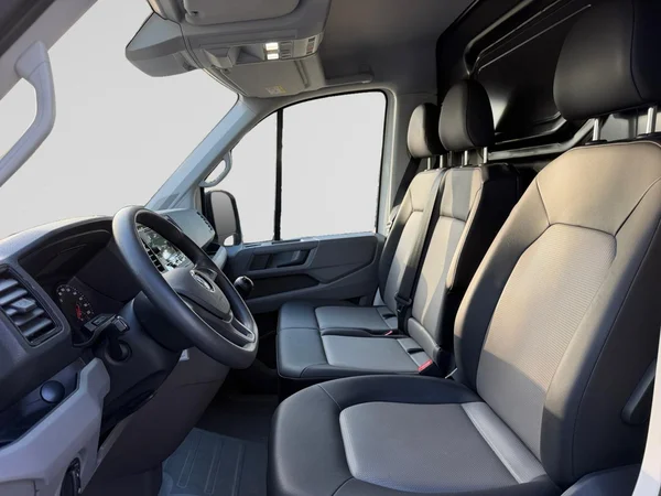 VOLKSWAGEN Crafter 35 Fourgon Mwb Dsl (2024) — foto 13 van 16