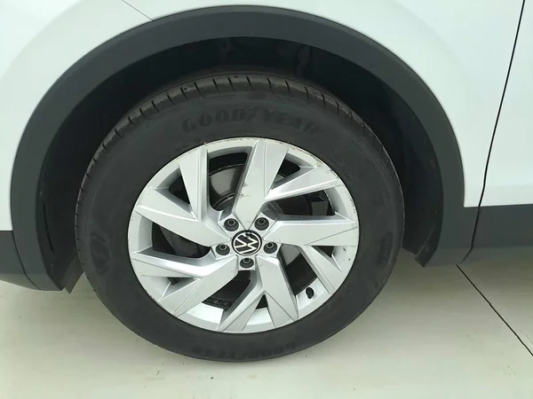 Volkswagen Tiguan (2022) — foto 7 van 20