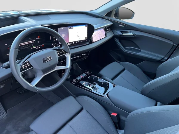 AUDI Q6 e-tron (2026) — foto 12 van 16