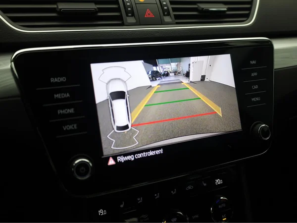 SKODA Superb Combi (2024) — foto 11 van 22