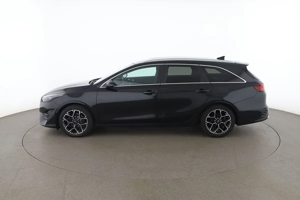 Kia cee'd (2023) — foto 9 van 16
