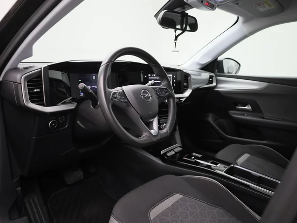 Opel Mokka-e (2023) — foto 20 van 36