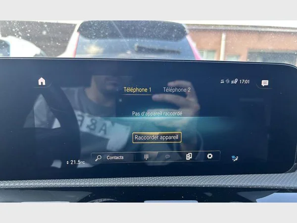 Mercedes-Benz CLA 180 (2021) — foto 18 van 33