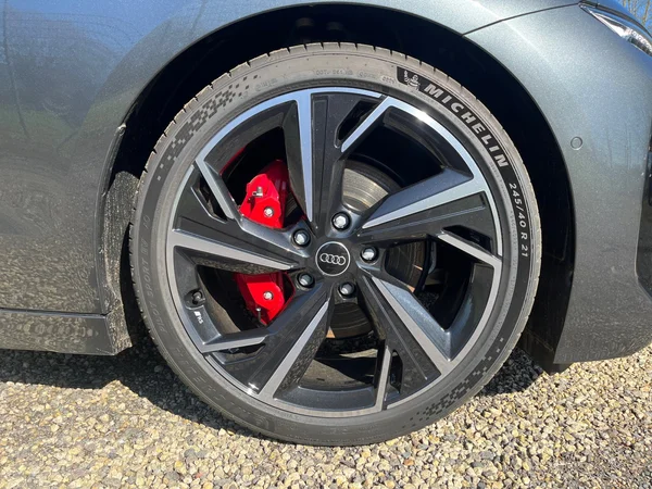 AUDI A6 Sportback e-tron (2026) — foto 15 van 24