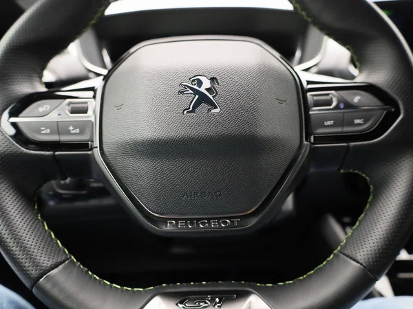 Peugeot e-208 (2023) — foto 27 van 50