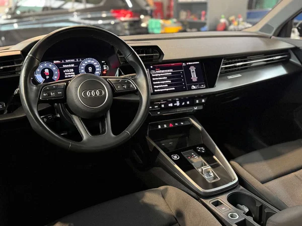 Audi A3 (2022) — foto 15 van 17