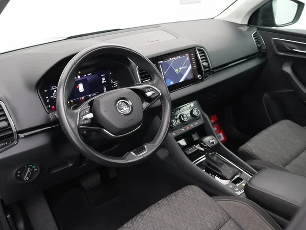 Škoda Karoq (2022) — foto 9 van 28