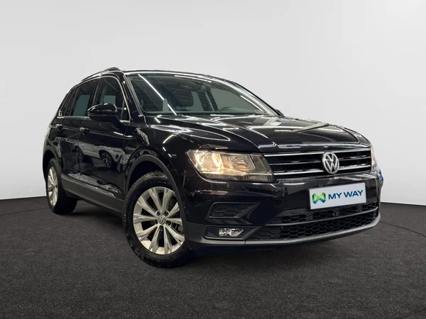 VOLKSWAGEN Tiguan (2018) — foto 22 van 24