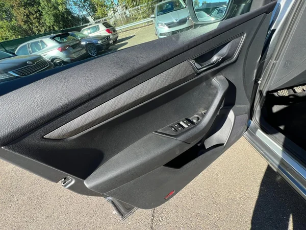 SKODA Karoq (2022) — foto 5 van 24