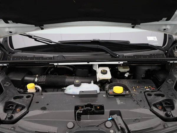 Renault Trafic (2022) — foto 32 van 39