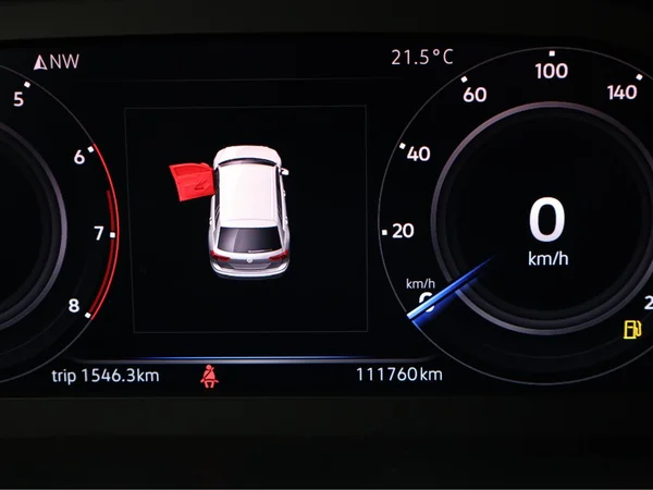 VOLKSWAGEN Tiguan (2019) — foto 9 van 22