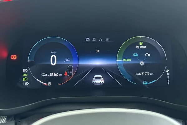 Renault Arkana E-TECH (HEV) (2023) — foto 18 van 30