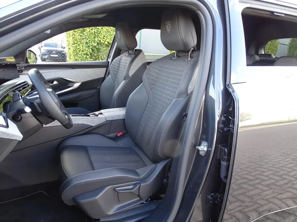 Peugeot e-5008 (2026) — foto 3 van 27