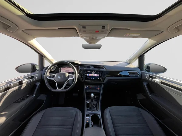 VOLKSWAGEN Touran (2025) — foto 16 van 22
