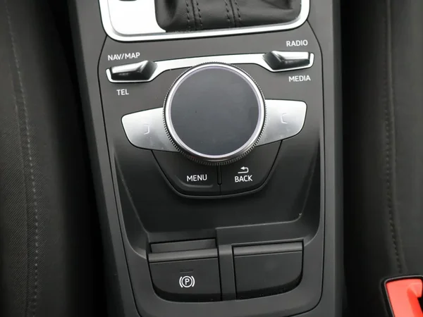 Audi Q2 (2023) — foto 10 van 24