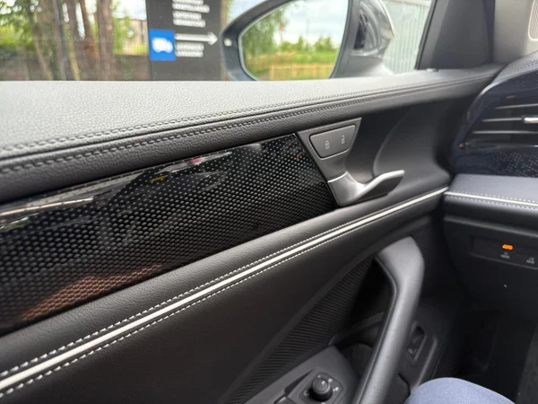 VOLKSWAGEN Passat SW (2025) — foto 7 van 24