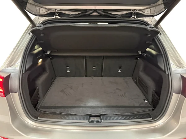 Mercedes-Benz B-180 (2019) — foto 17 van 30