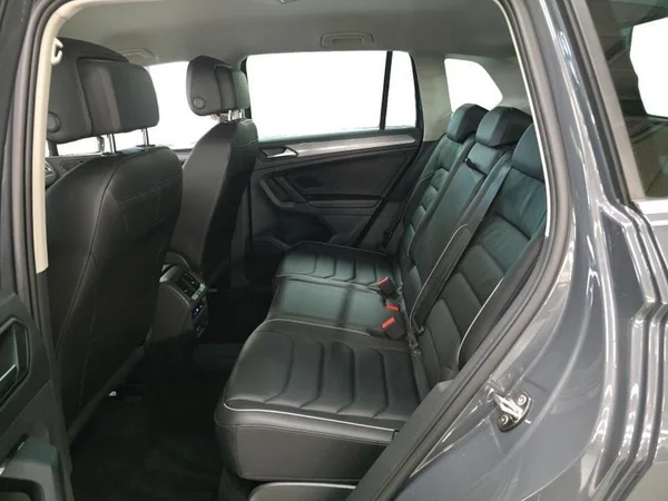 VOLKSWAGEN Tiguan Dsl (2021) — foto 4 van 32