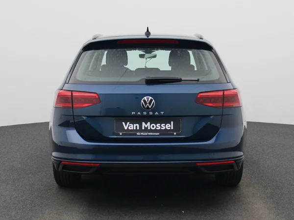 Volkswagen Passat (2021) — foto 33 van 36