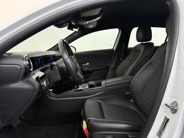 MERCEDES A 180 (2018) — foto 2 van 26