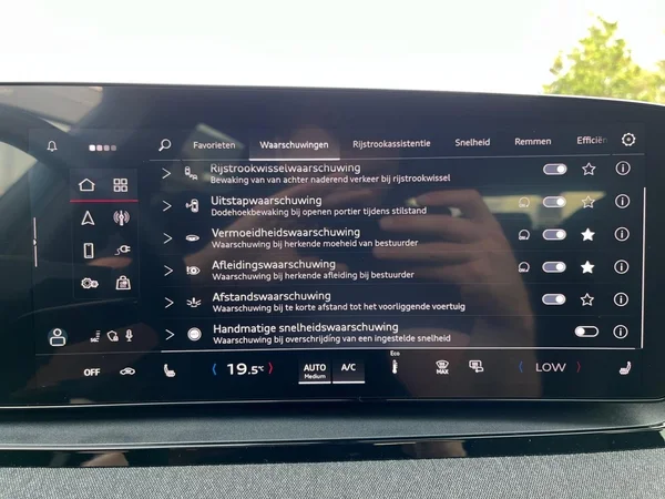 AUDI Q6 e-tron (2025) — foto 6 van 22