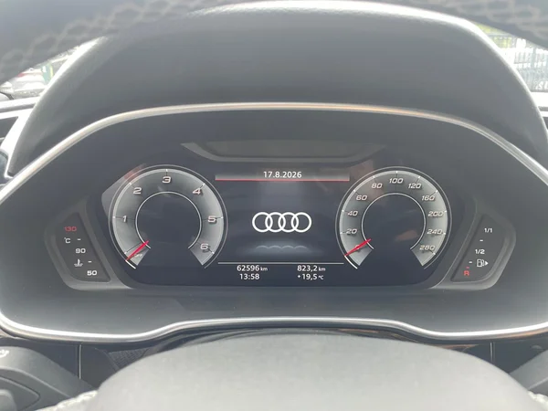 AUDI Q3 Sportback Dsl (2022) — foto 3 van 21