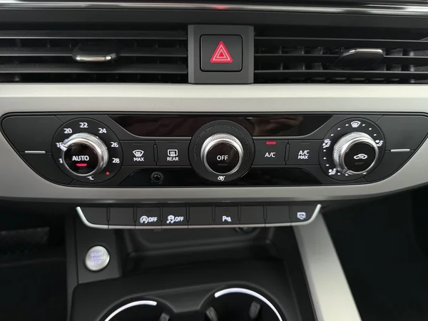 AUDI A4 (2021) — foto 17 van 28