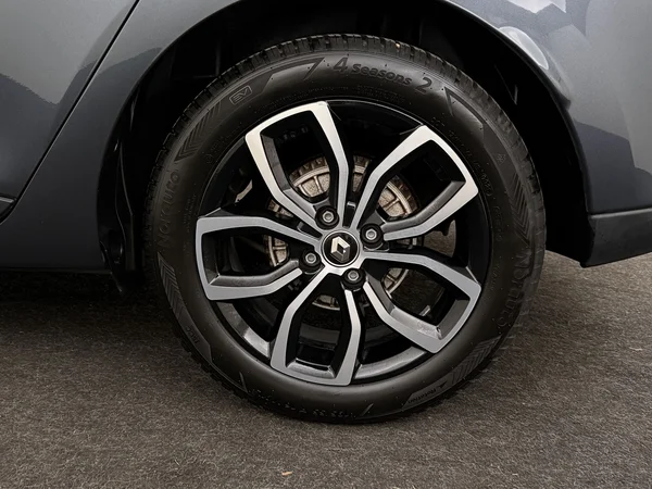 RENAULT Clio (2019) — foto 7 van 26