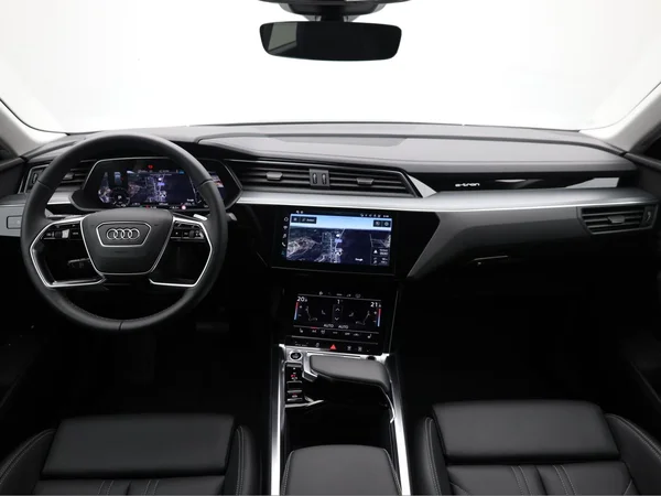 AUDI Q8 e-tron Sportback (2025) — foto 22 van 23