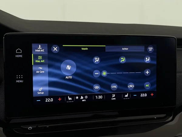 SKODA Octavia (2022) — foto 18 van 33