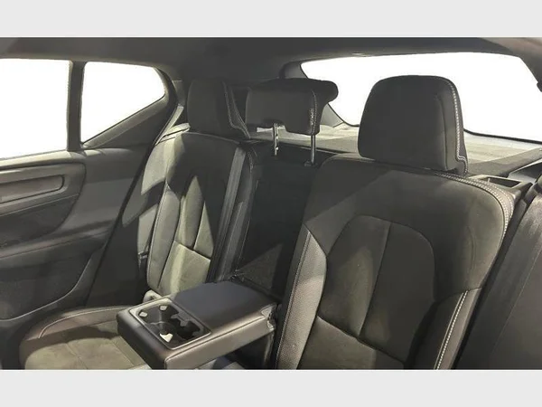 Volvo XC40 (2018) — foto 2 van 30