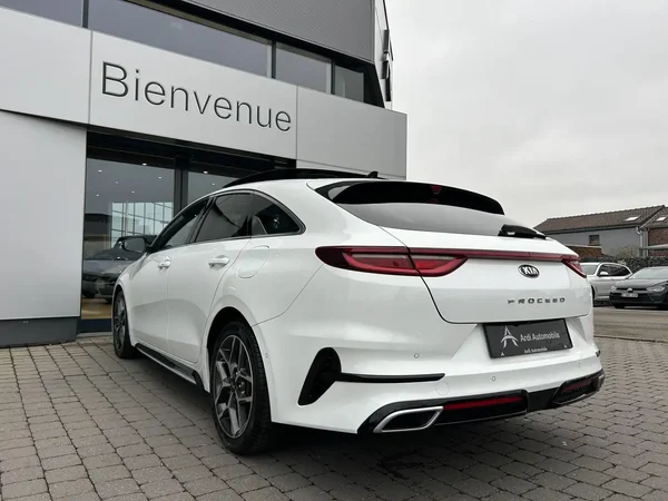 Kia Proceed (2019) — foto 24 van 27