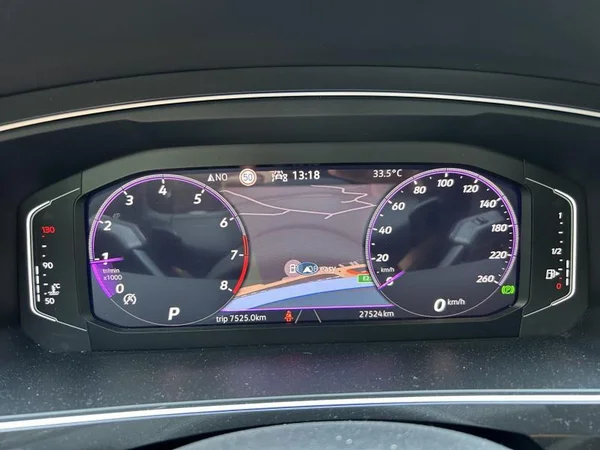 VOLKSWAGEN Tiguan (2024) — foto 8 van 37