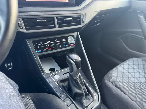 VOLKSWAGEN Taigo (2024) — foto 10 van 15