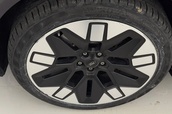 Ford E-Explorer (2024) — foto 28 van 41
