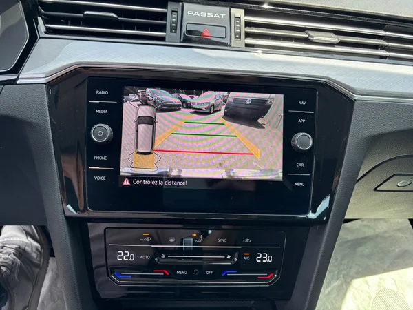 VOLKSWAGEN Passat Variant (2022) — foto 4 van 22